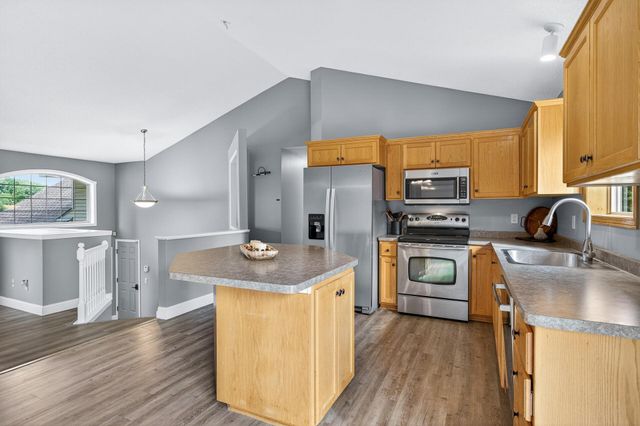 5111 109th Avenue N, Champlin, MN 55316