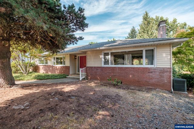 3483 SE Pioneer Dr, Salem, OR 97302