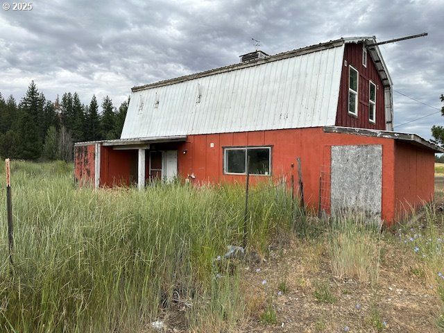 1704 HIGHWAY 97, Goldendale, WA 98620