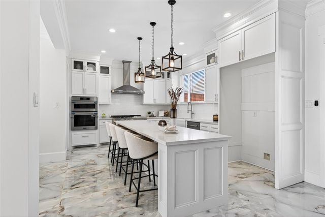 4429 Ella Boulevard, Houston, TX 77018