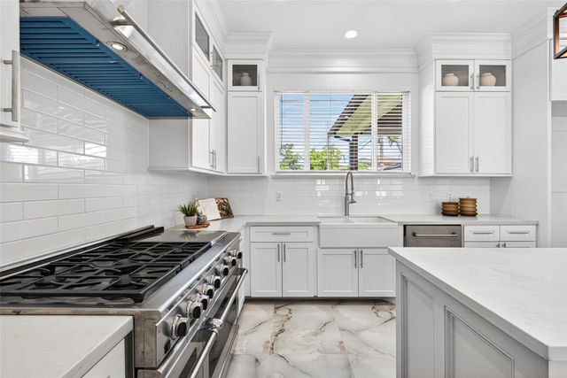 4429 Ella Boulevard, Houston, TX 77018
