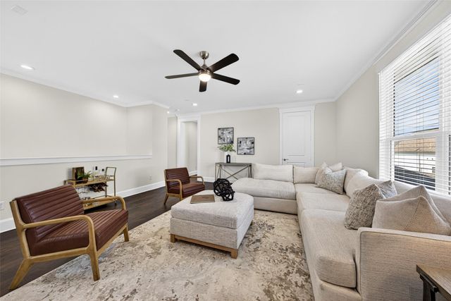 4429 Ella Boulevard, Houston, TX 77018