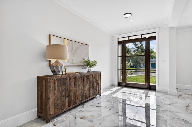 4429 Ella Boulevard, Houston, TX 77018