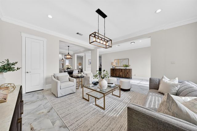 4429 Ella Boulevard, Houston, TX 77018