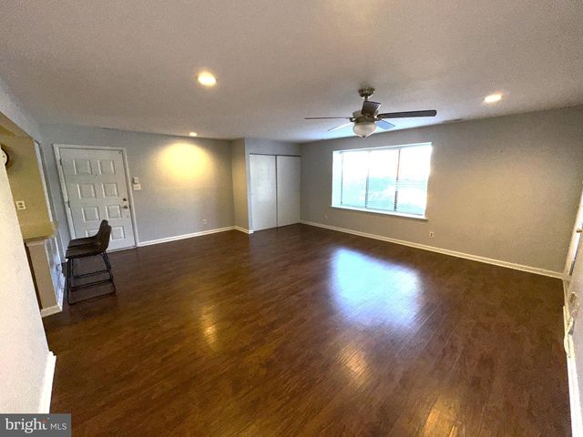 2905 AUBURN CT, Mount Laurel, NJ 08054