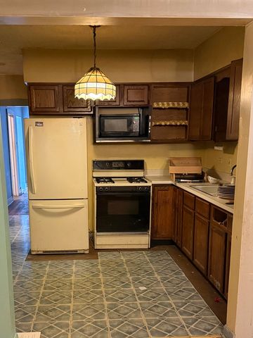 8636 Palmer Street, River Grove, IL 60171