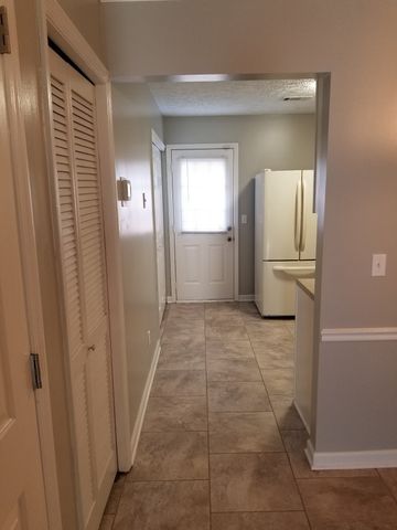 430 Walton Ferry Rd Apt 200, Hendersonville, TN 37075