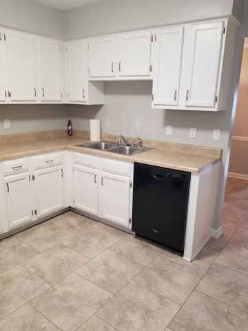 430 Walton Ferry Rd Apt 200, Hendersonville, TN 37075