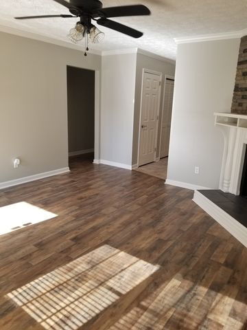 430 Walton Ferry Rd Apt 200, Hendersonville, TN 37075