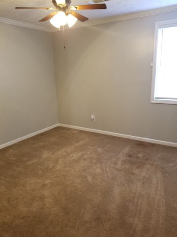 430 Walton Ferry Rd Apt 200, Hendersonville, TN 37075