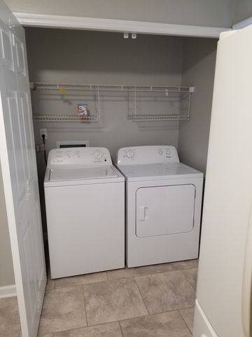 430 Walton Ferry Rd Apt 200, Hendersonville, TN 37075