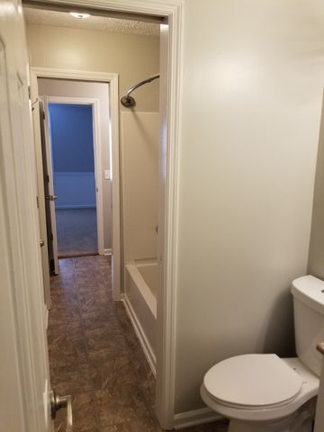 430 Walton Ferry Rd Apt 200, Hendersonville, TN 37075