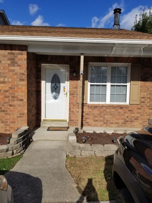 430 Walton Ferry Rd Apt 200, Hendersonville, TN 37075