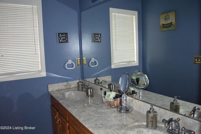 3331 Audubon Ridge Dr, Louisville, KY 40213