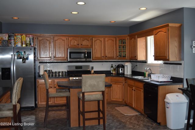 3331 Audubon Ridge Dr, Louisville, KY 40213