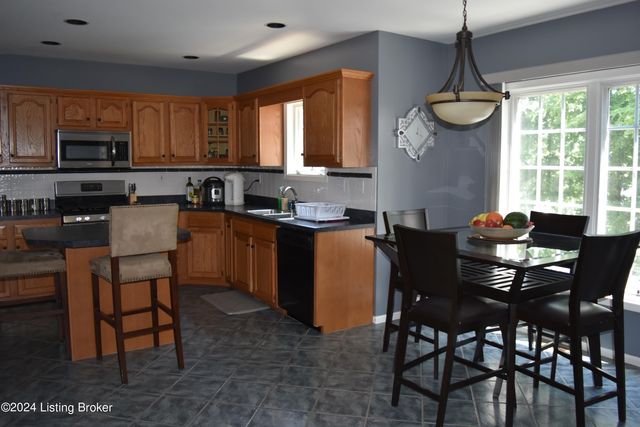 3331 Audubon Ridge Dr, Louisville, KY 40213