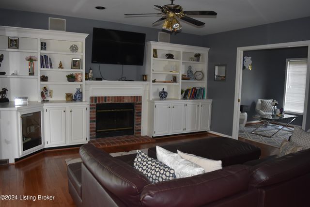 3331 Audubon Ridge Dr, Louisville, KY 40213