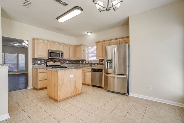 5711 Homestead Road, Arlington, TX 76017