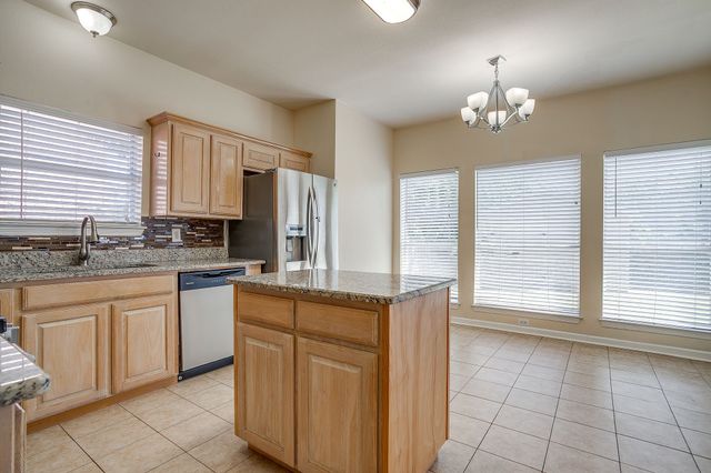 5711 Homestead Road, Arlington, TX 76017