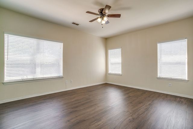 5711 Homestead Road, Arlington, TX 76017