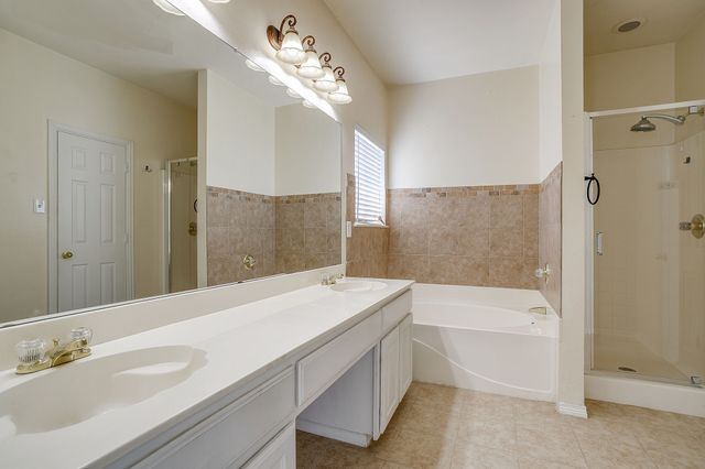5711 Homestead Road, Arlington, TX 76017