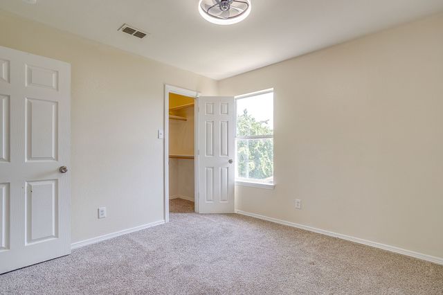5711 Homestead Road, Arlington, TX 76017