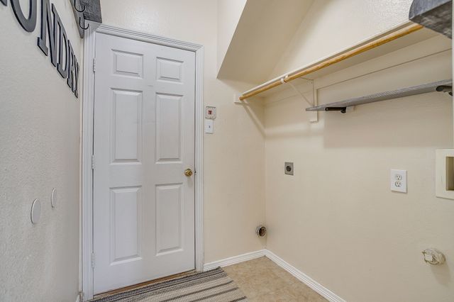 5711 Homestead Road, Arlington, TX 76017