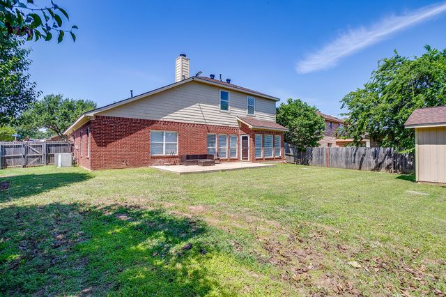 5711 Homestead Road, Arlington, TX 76017