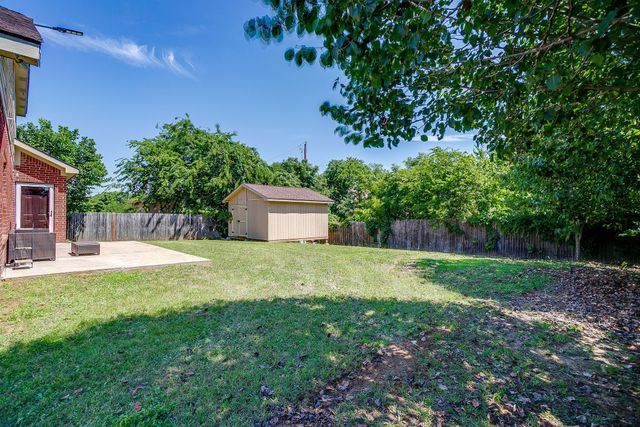 5711 Homestead Road, Arlington, TX 76017
