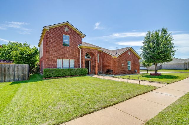 5711 Homestead Road, Arlington, TX 76017