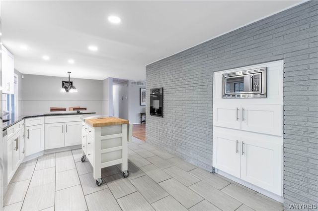 267 Amherston Drive, Amherst, NY 14221