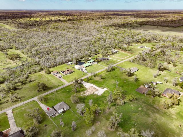 5718 County Road 707, Brazoria, TX 77422