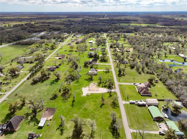 5718 County Road 707, Brazoria, TX 77422