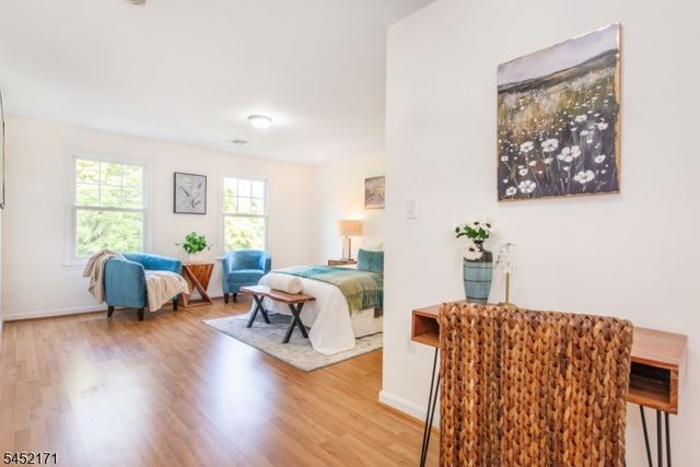 54 S Maple Ave D, East Orange City, NJ 07018