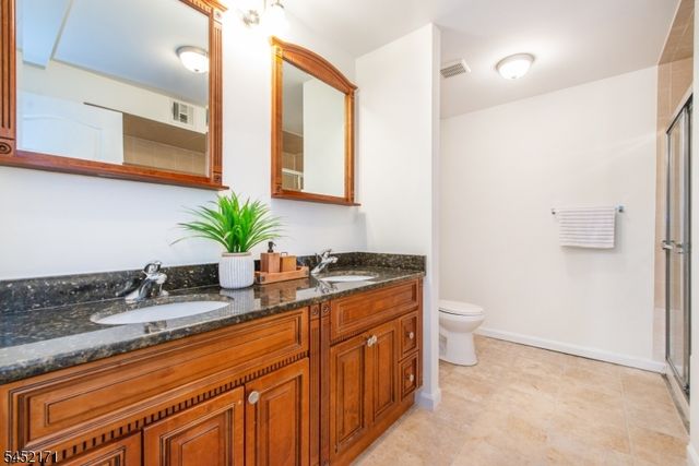 54 S Maple Ave D, East Orange City, NJ 07018
