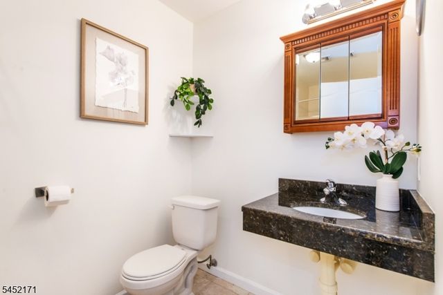54 S Maple Ave D, East Orange City, NJ 07018