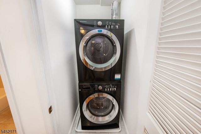 54 S Maple Ave D, East Orange City, NJ 07018