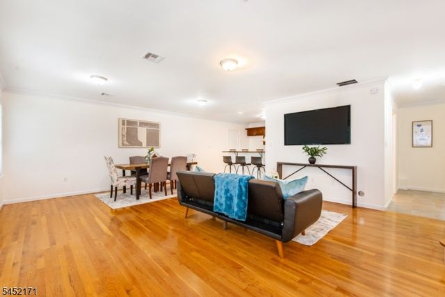 54 S Maple Ave D, East Orange City, NJ 07018