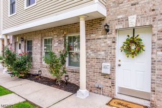 54 S Maple Ave D, East Orange City, NJ 07018