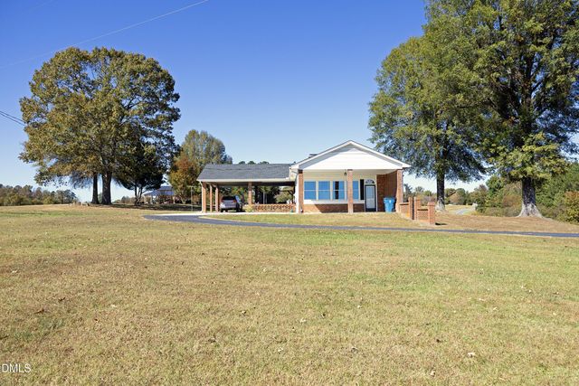 1067 Mccray Road, Burlington, NC 27217