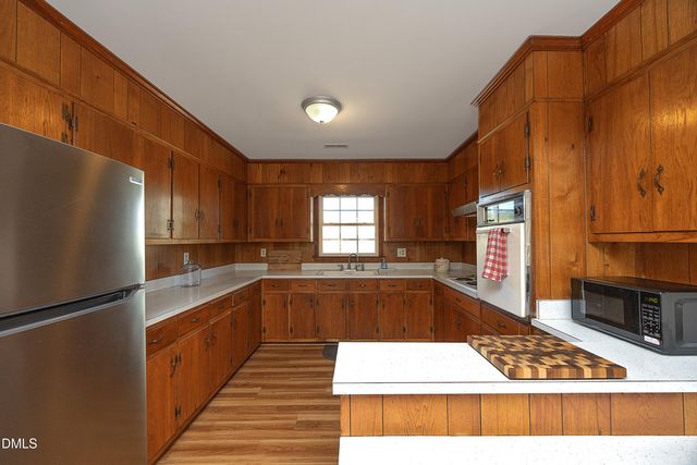 1067 Mccray Road, Burlington, NC 27217