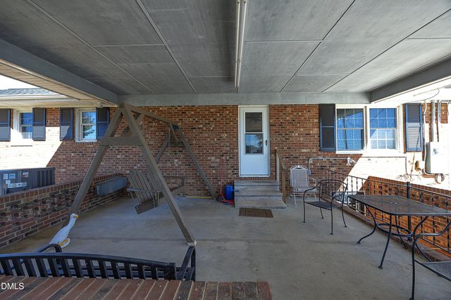 1067 Mccray Road, Burlington, NC 27217