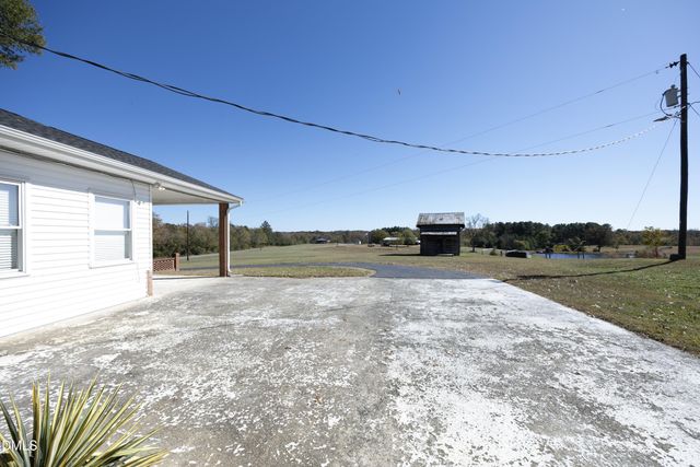 1067 Mccray Road, Burlington, NC 27217