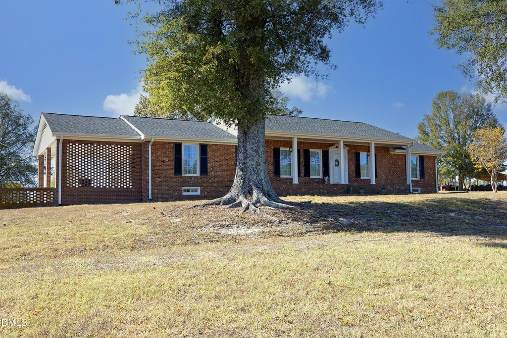 1067 Mccray Road, Burlington, NC 27217