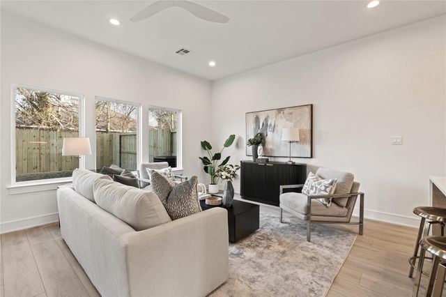 8019 Grandview Street, Houston, TX 77051