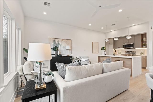 8019 Grandview Street, Houston, TX 77051