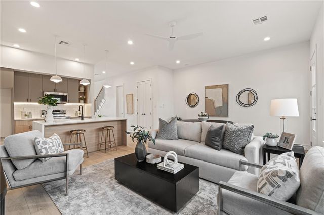 8019 Grandview Street, Houston, TX 77051