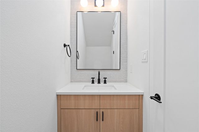 8019 Grandview Street, Houston, TX 77051