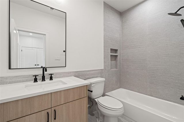 8019 Grandview Street, Houston, TX 77051