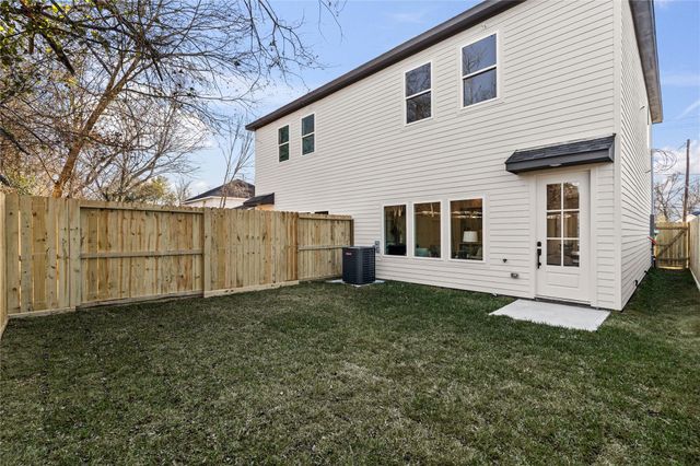 8019 Grandview Street, Houston, TX 77051